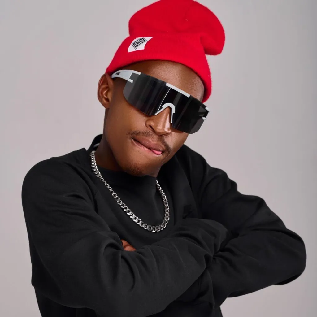 Moloi Leemckrazy@071records.com